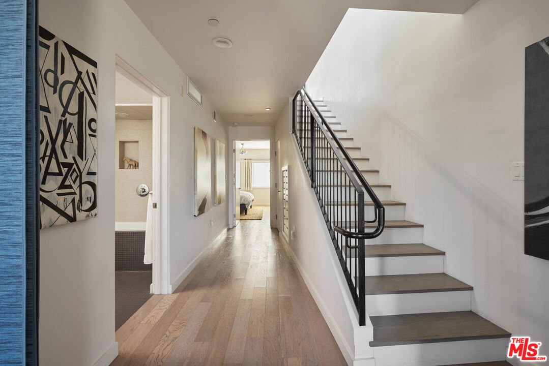 751 N Fairfax Ave Unit: 10