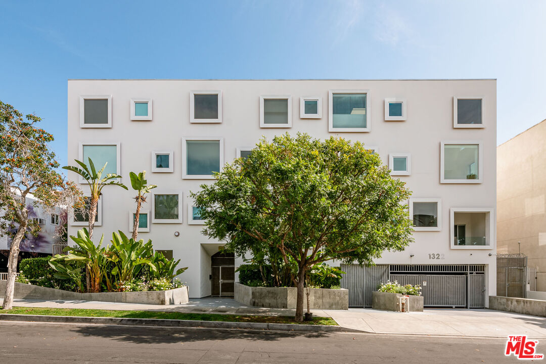 1322 N Detroit St Unit: 3