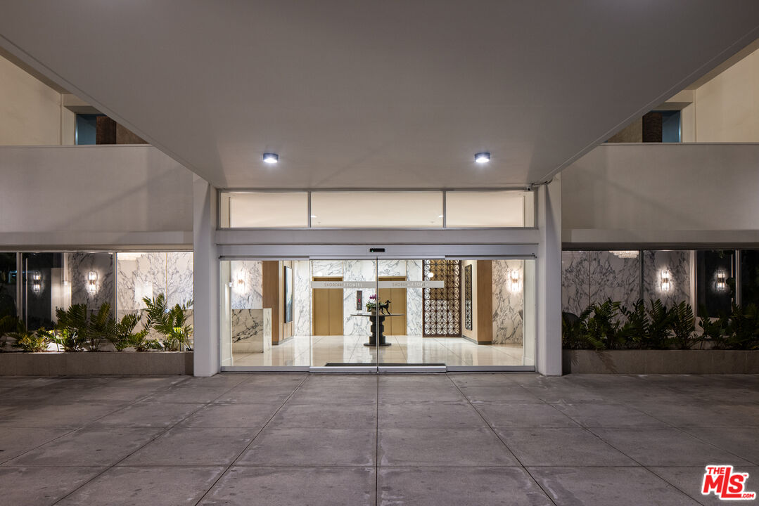 8787 Shoreham Dr Unit: 1002