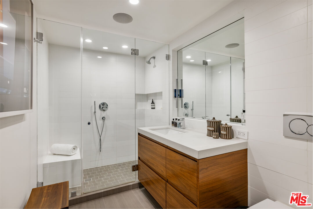 8787 Shoreham Dr Unit: 1002