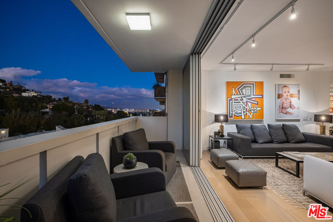 8787 Shoreham Dr Unit: 1002