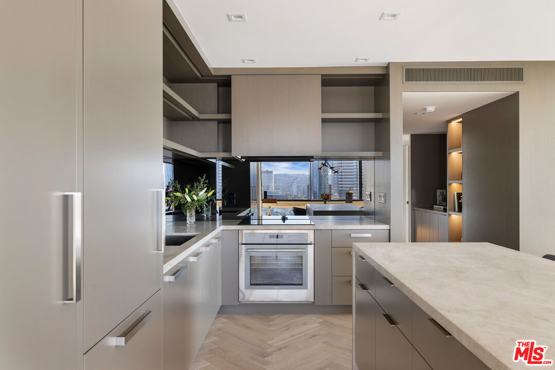 2220 Avenue Of The Stars Unit: 2601