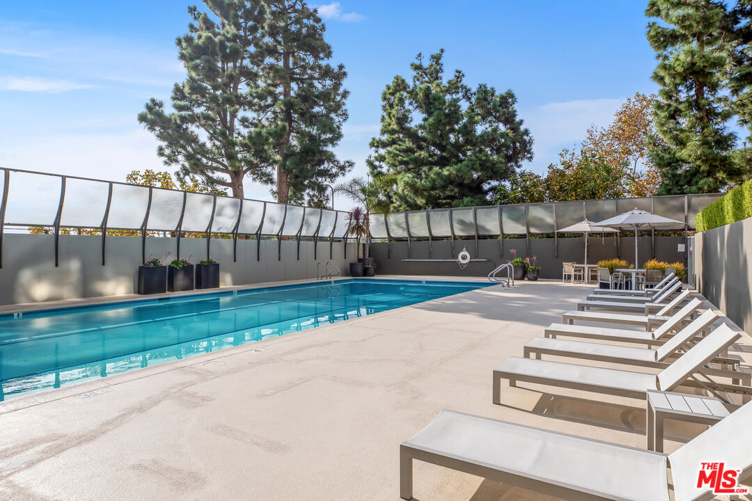 2220 Avenue Of The Stars Unit: 2601