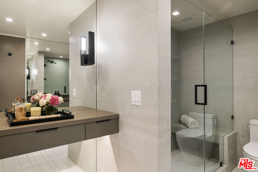 2220 Avenue Of The Stars Unit: 2601