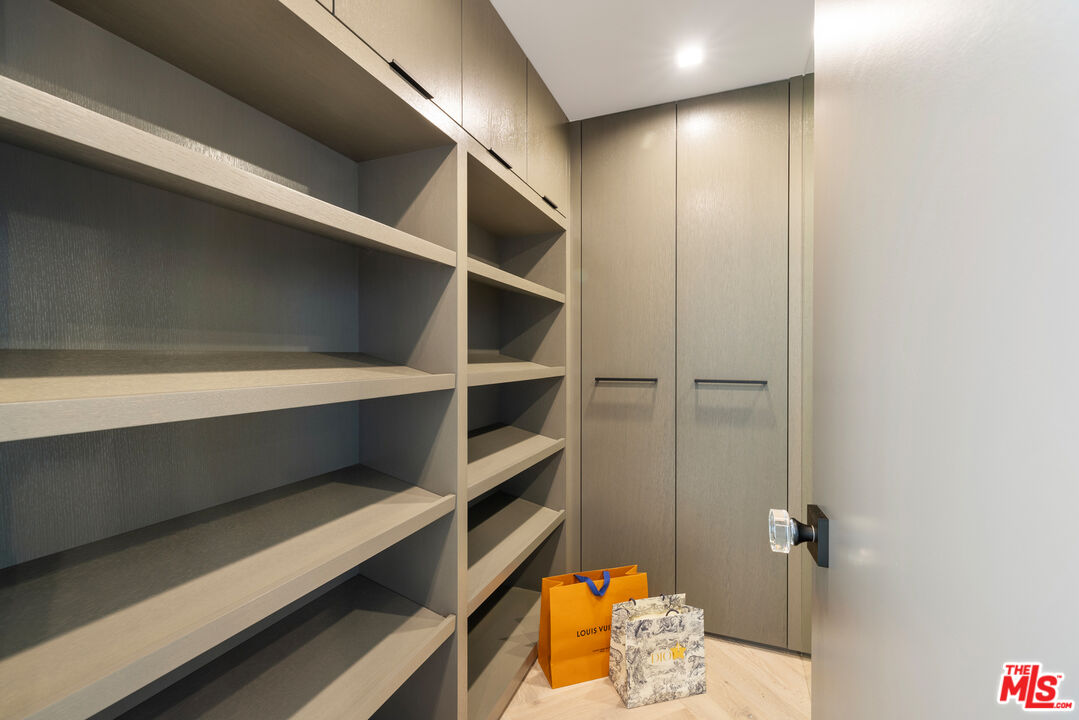 2220 Avenue Of The Stars Unit: 2601