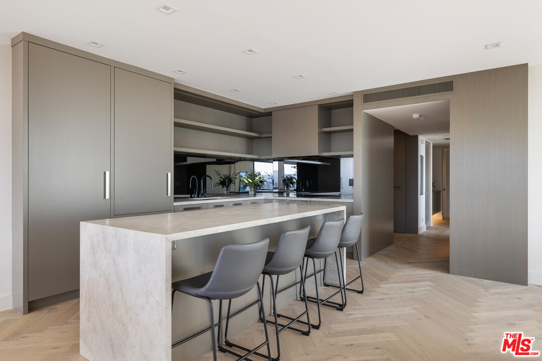 2220 Avenue Of The Stars Unit: 2601