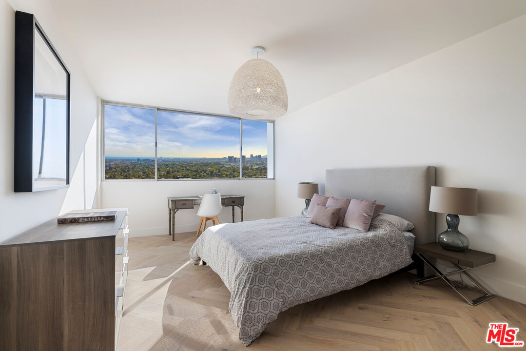 2220 Avenue Of The Stars Unit: 2601