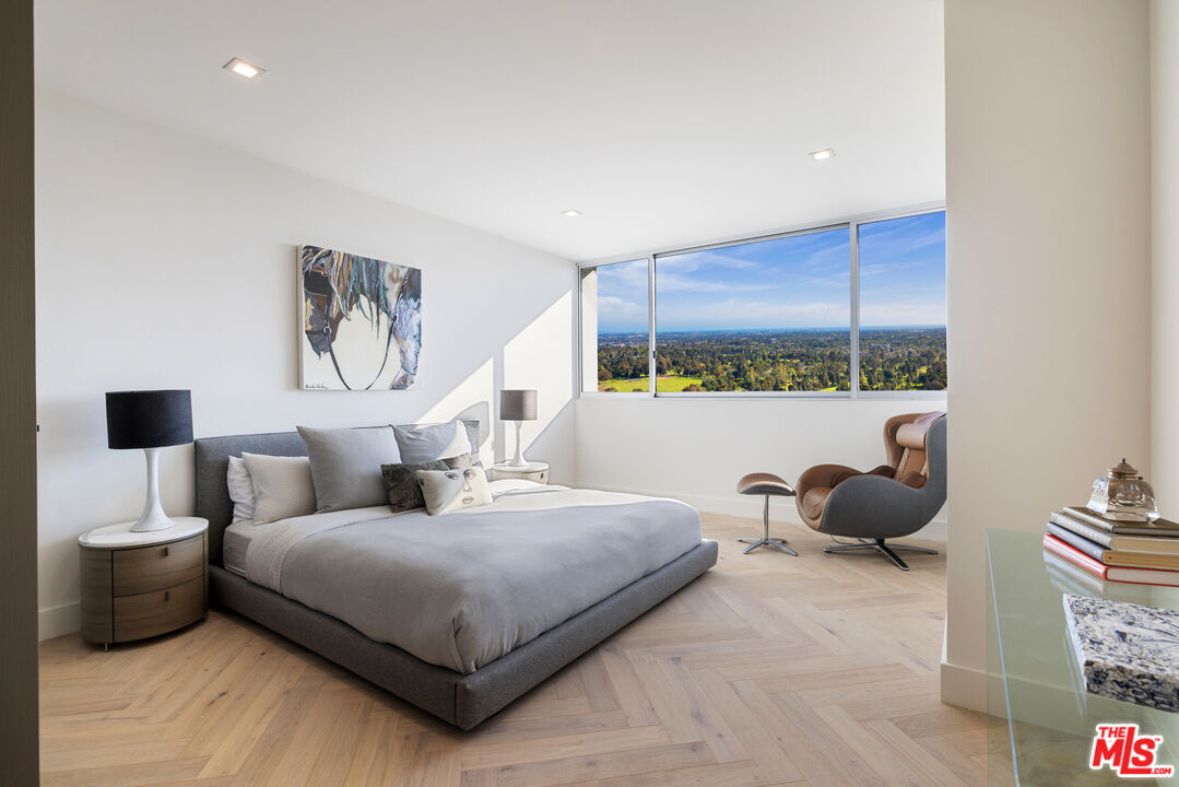 2220 Avenue Of The Stars Unit: 2601