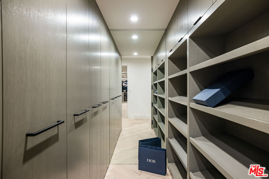 2220 Avenue Of The Stars Unit: 2601