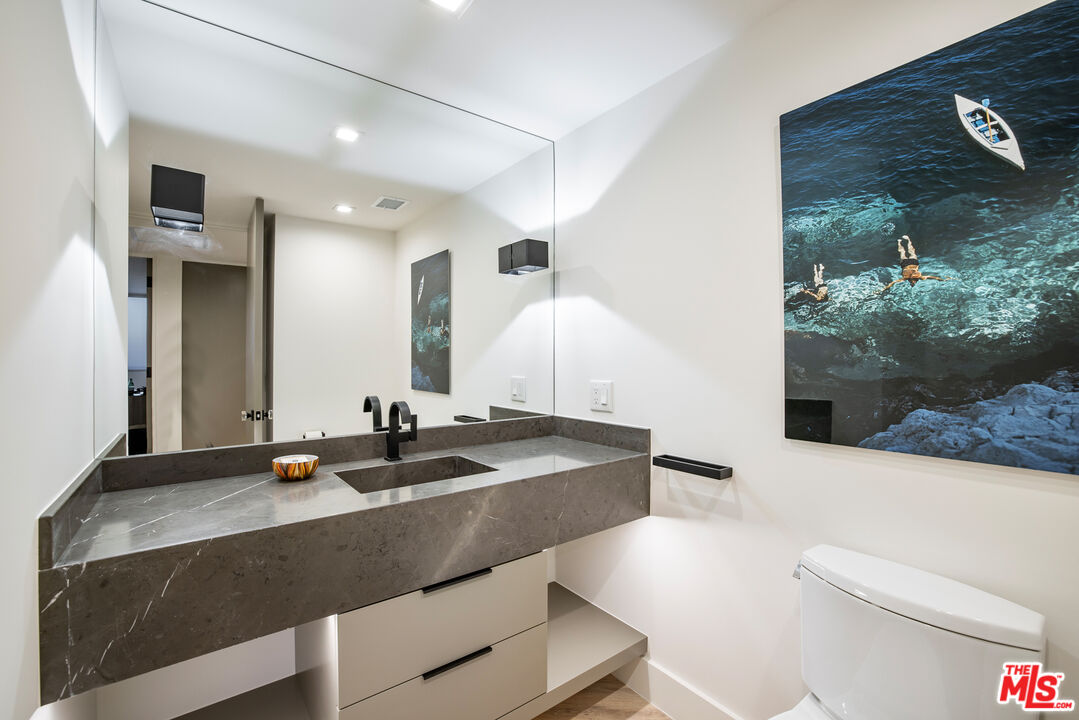 2220 Avenue Of The Stars Unit: 2601