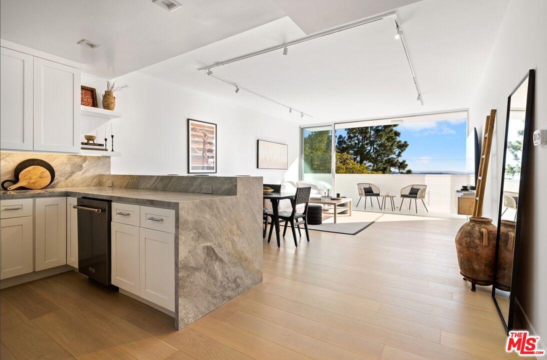 8787 Shoreham Dr Unit: 105