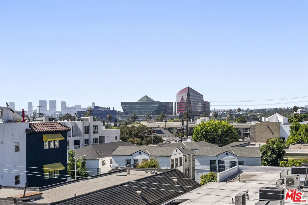 855 Croft Ave Unit: 301