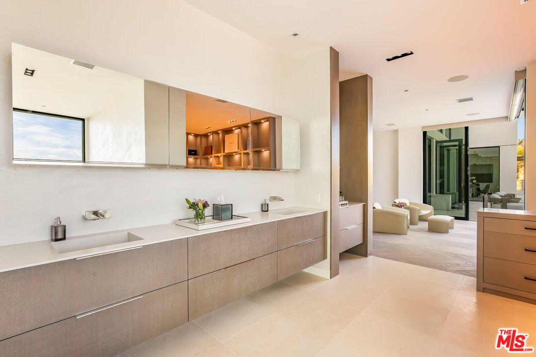 9405 Sierra Mar Pl