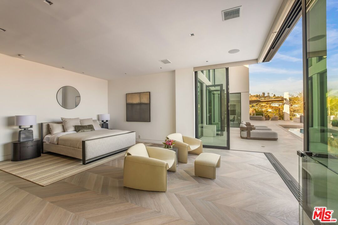 9405 Sierra Mar Pl