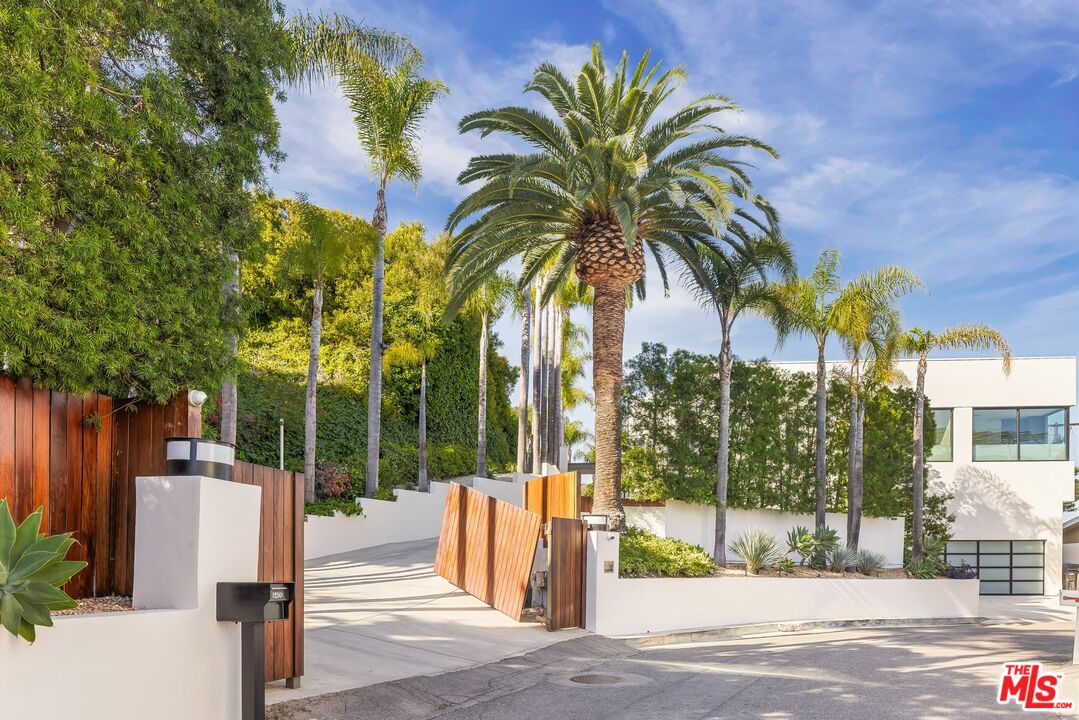 9405 Sierra Mar Pl
