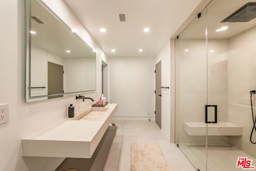 9405 Sierra Mar Pl