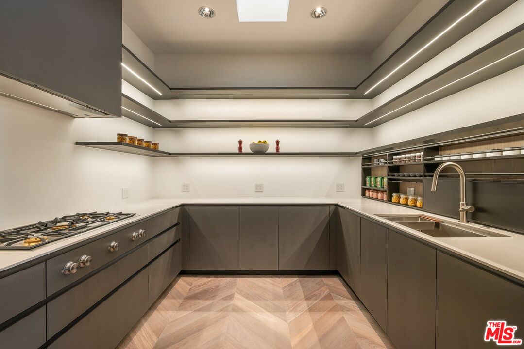 9405 Sierra Mar Pl
