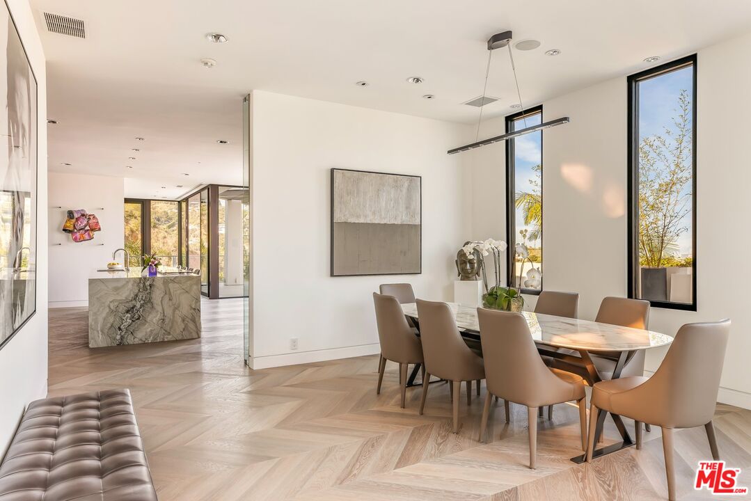 9405 Sierra Mar Pl