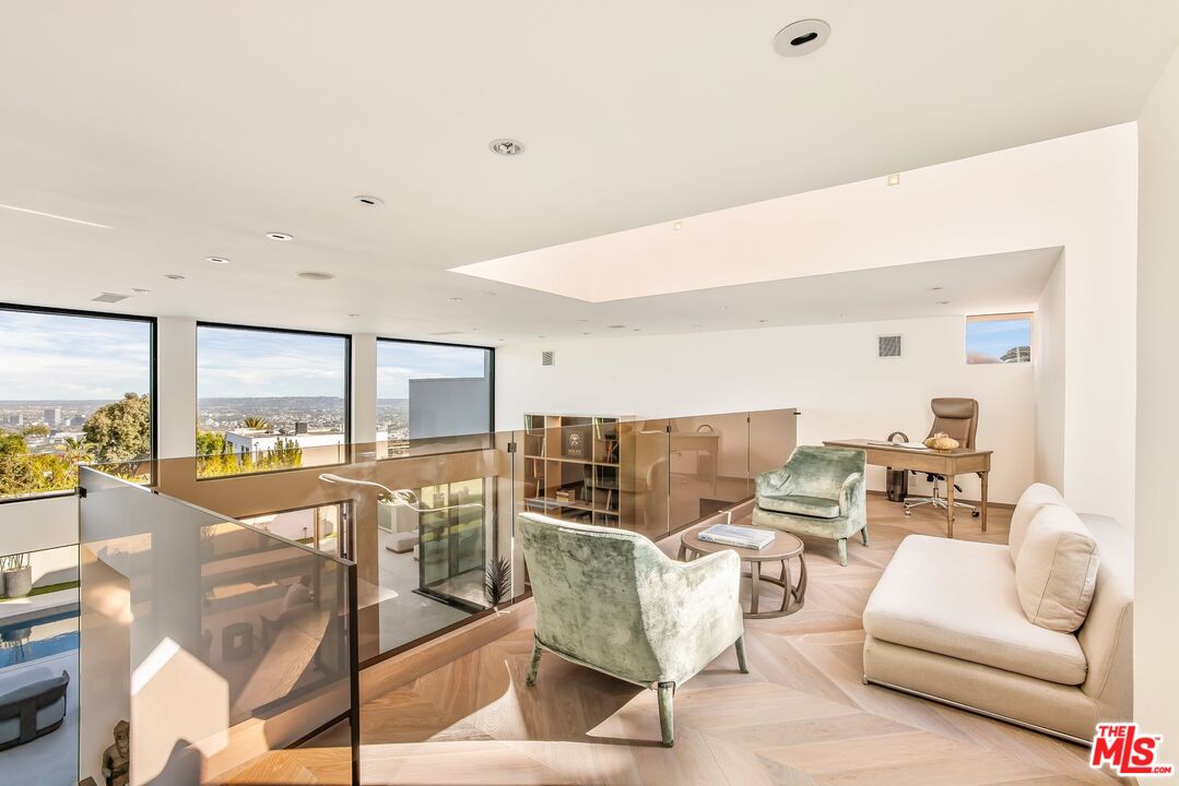 9405 Sierra Mar Pl