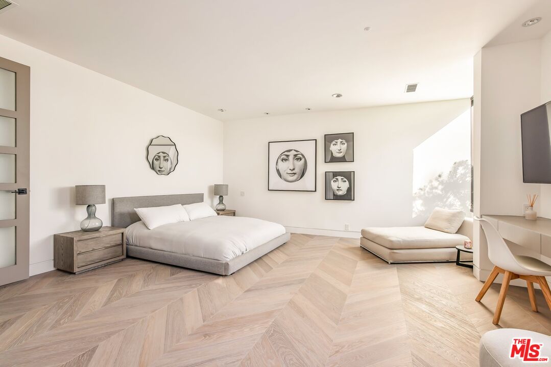 9405 Sierra Mar Pl