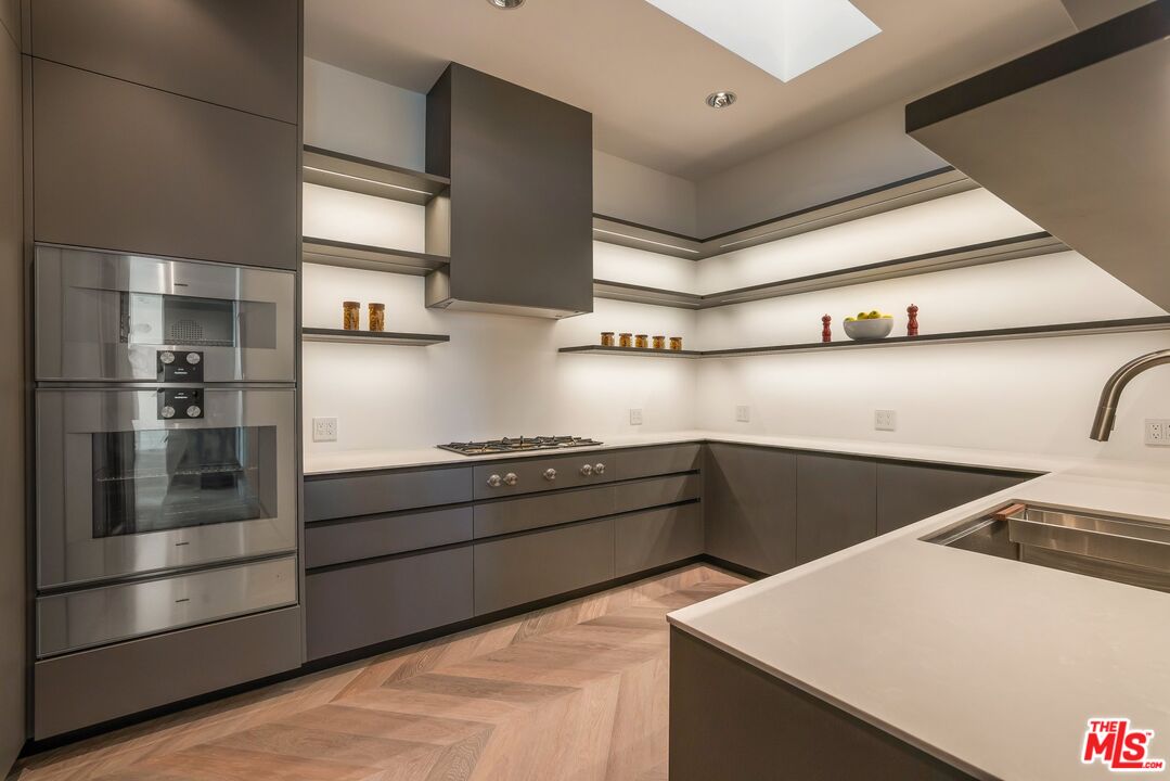 9405 Sierra Mar Pl