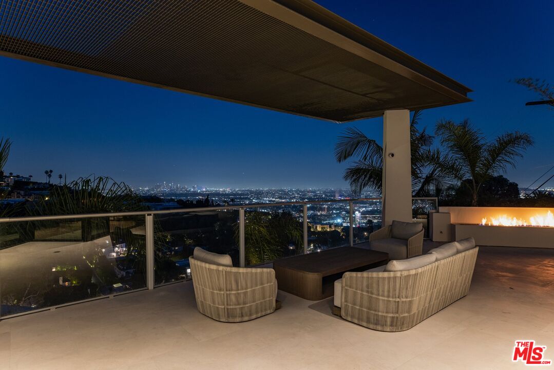 9405 Sierra Mar Pl