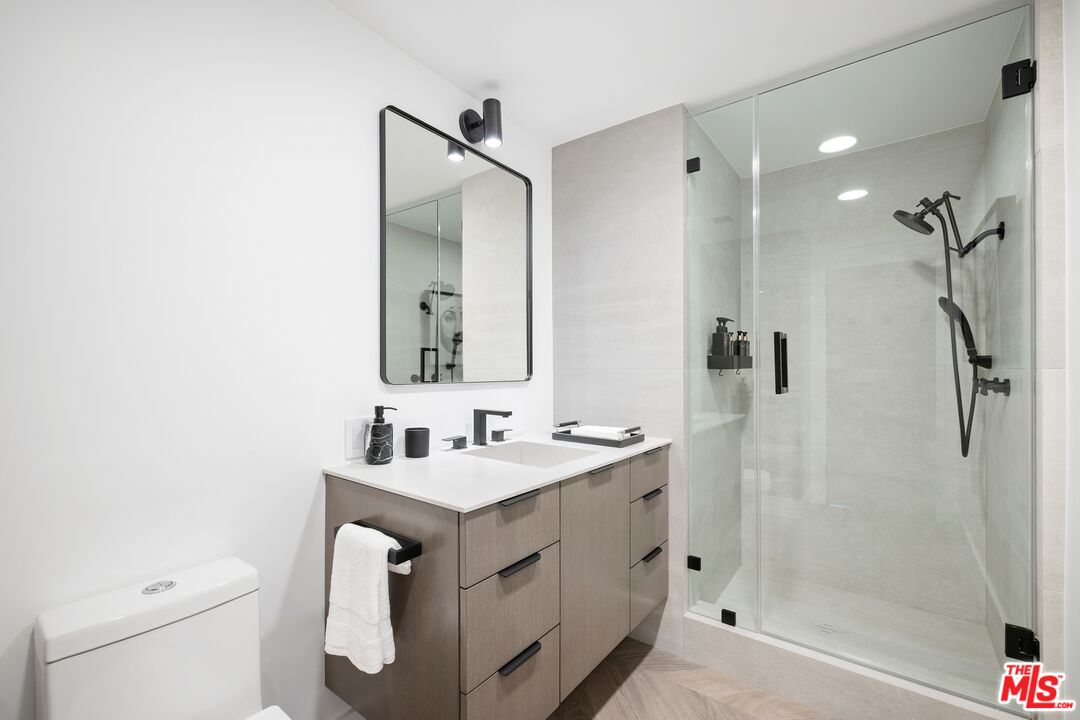 2222 Avenue Of The Stars Unit: 1804