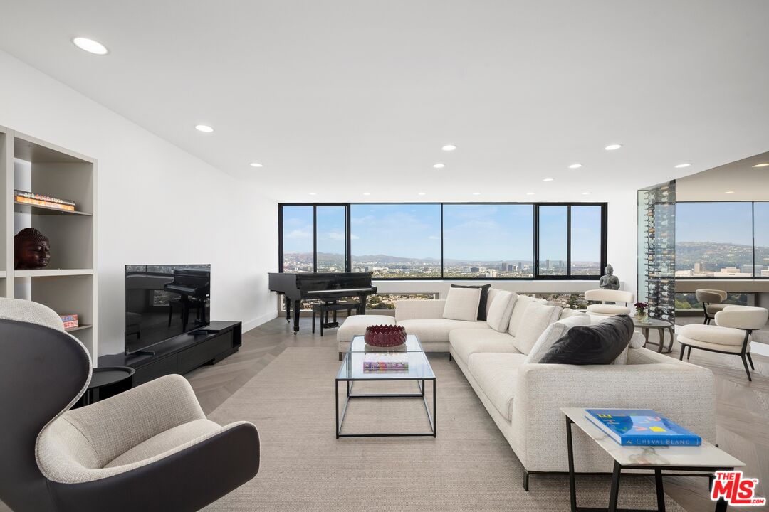 2222 Avenue Of The Stars Unit: 1804