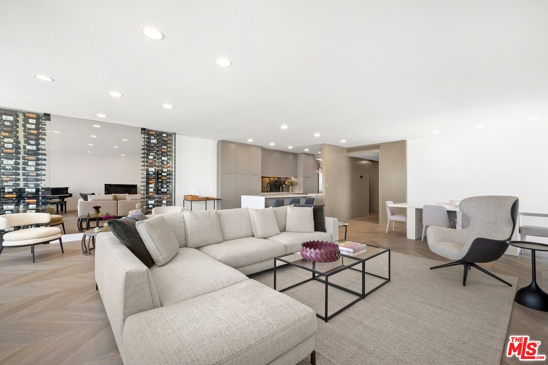 2222 Avenue Of The Stars Unit: 1804