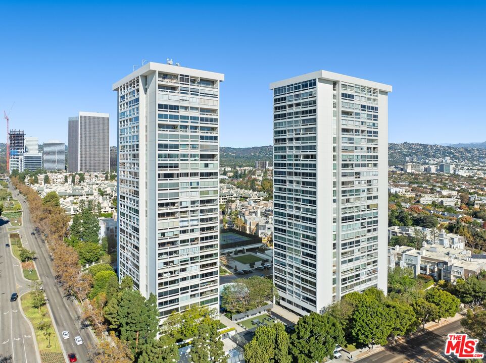 2222 Avenue Of The Stars Unit: 1804