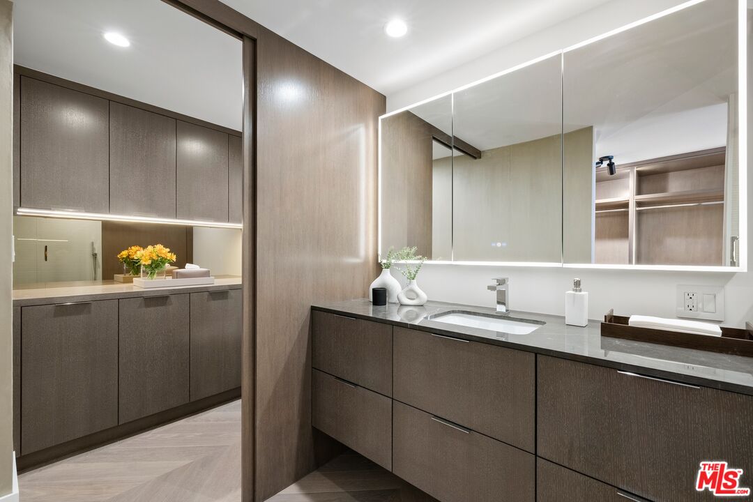 2222 Avenue Of The Stars Unit: 1804