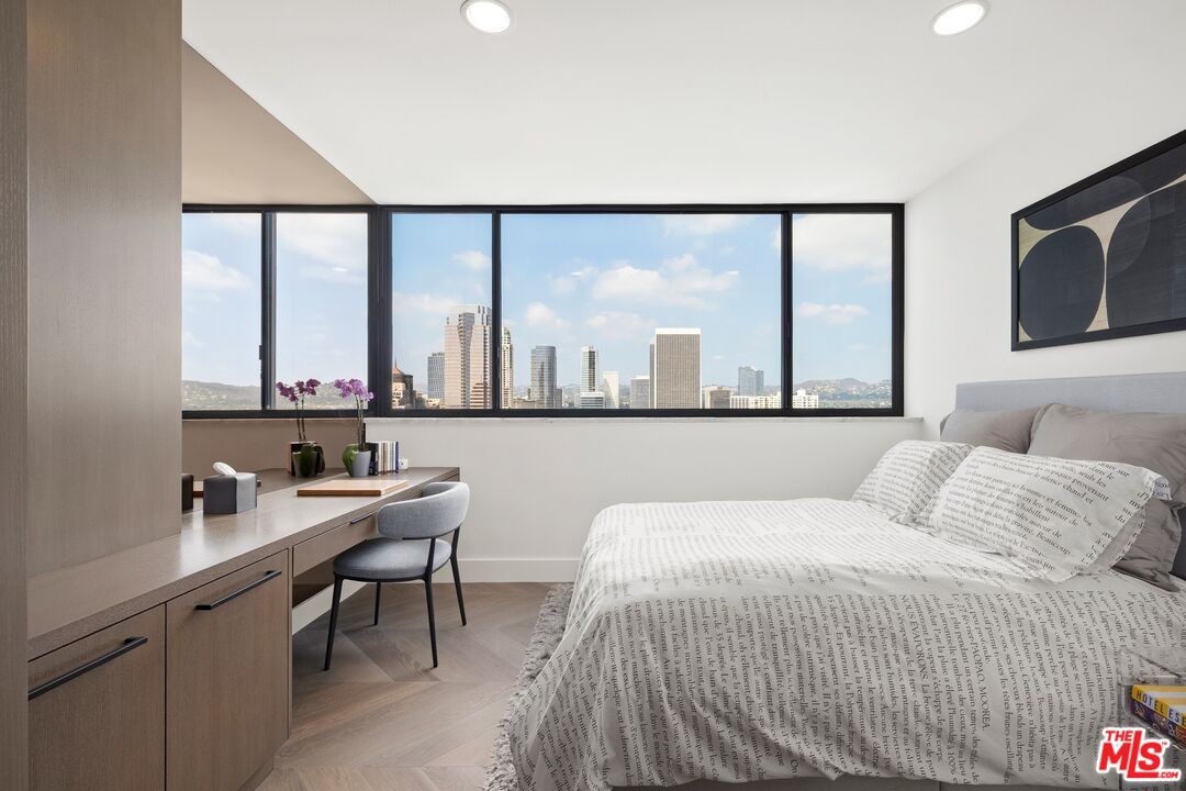 2222 Avenue Of The Stars Unit: 1804