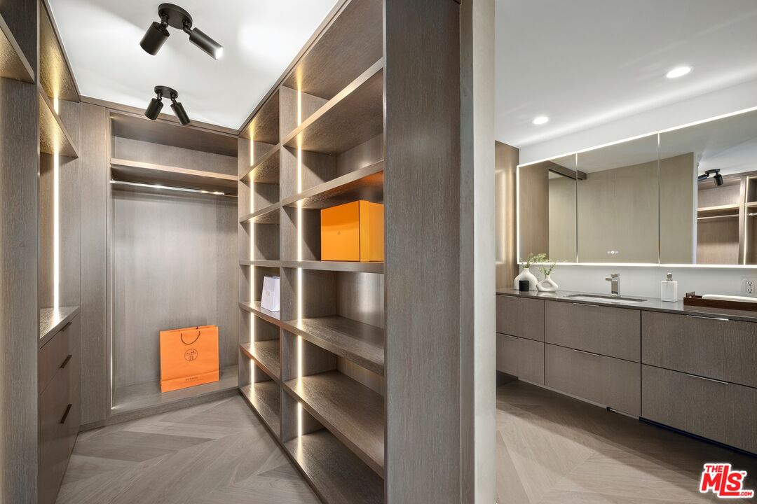 2222 Avenue Of The Stars Unit: 1804