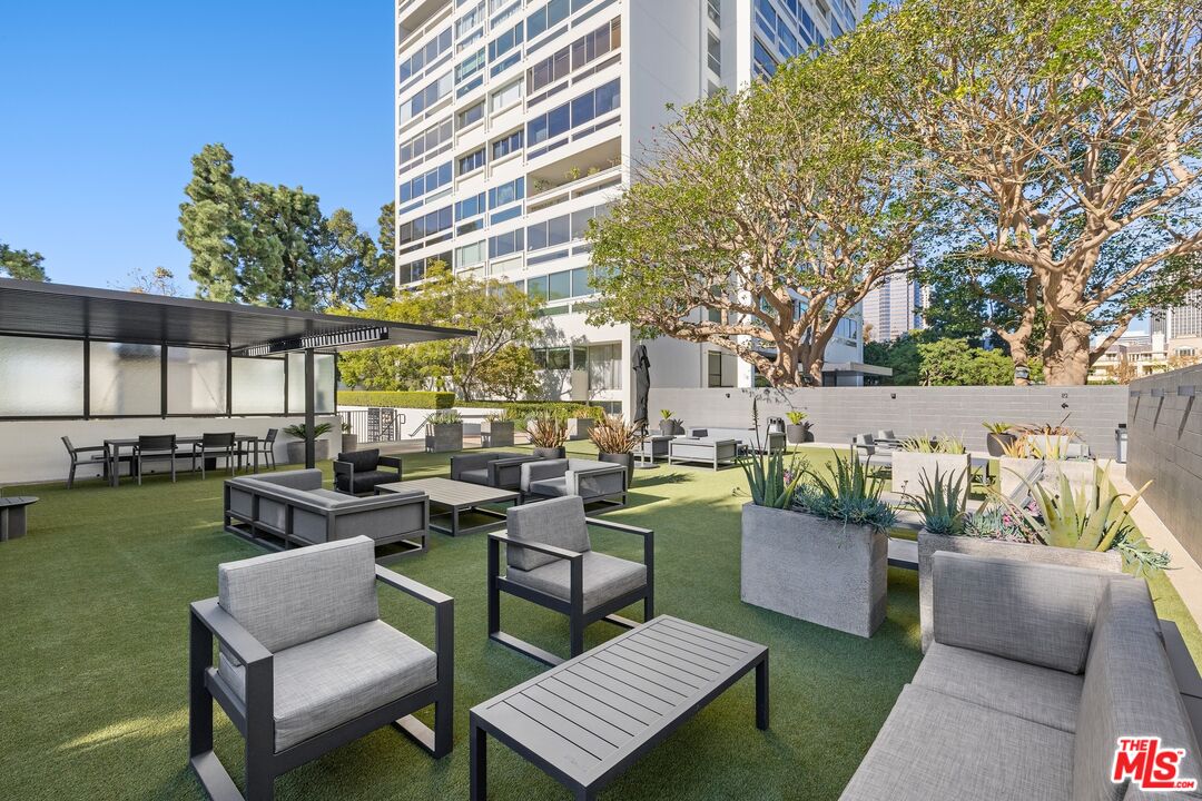 2222 Avenue Of The Stars Unit: 1804