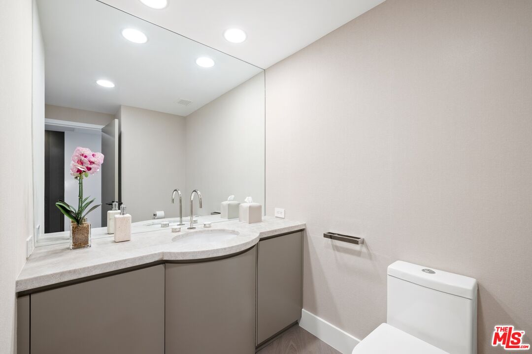 2222 Avenue Of The Stars Unit: 1804