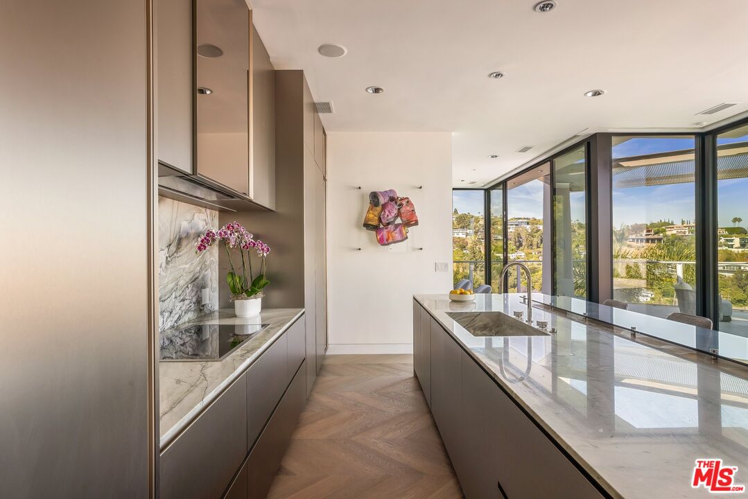 9405 Sierra Mar Pl