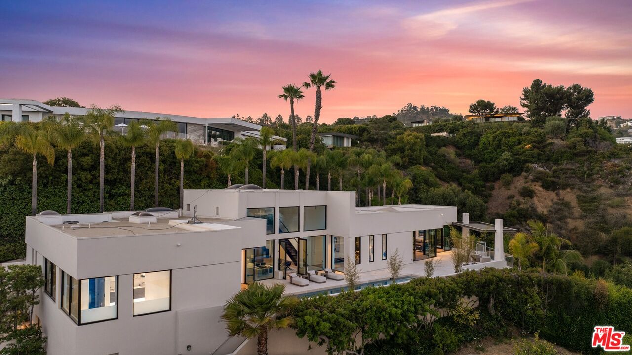 9405 Sierra Mar Pl