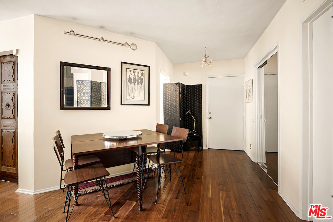 7270 Hillside Ave Unit: 204