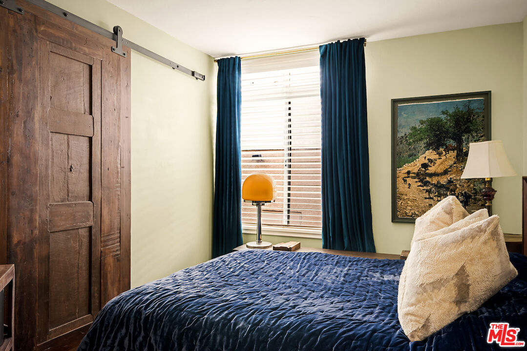 7270 Hillside Ave Unit: 204