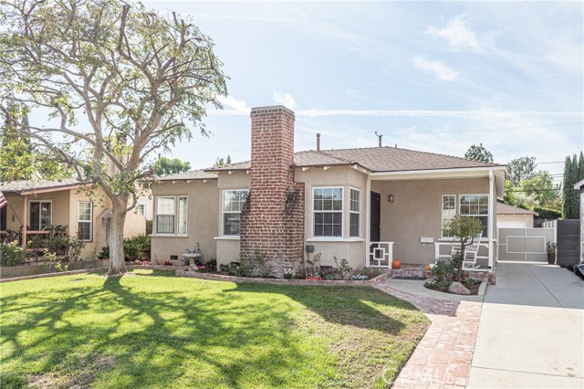 1049 N Screenland DR