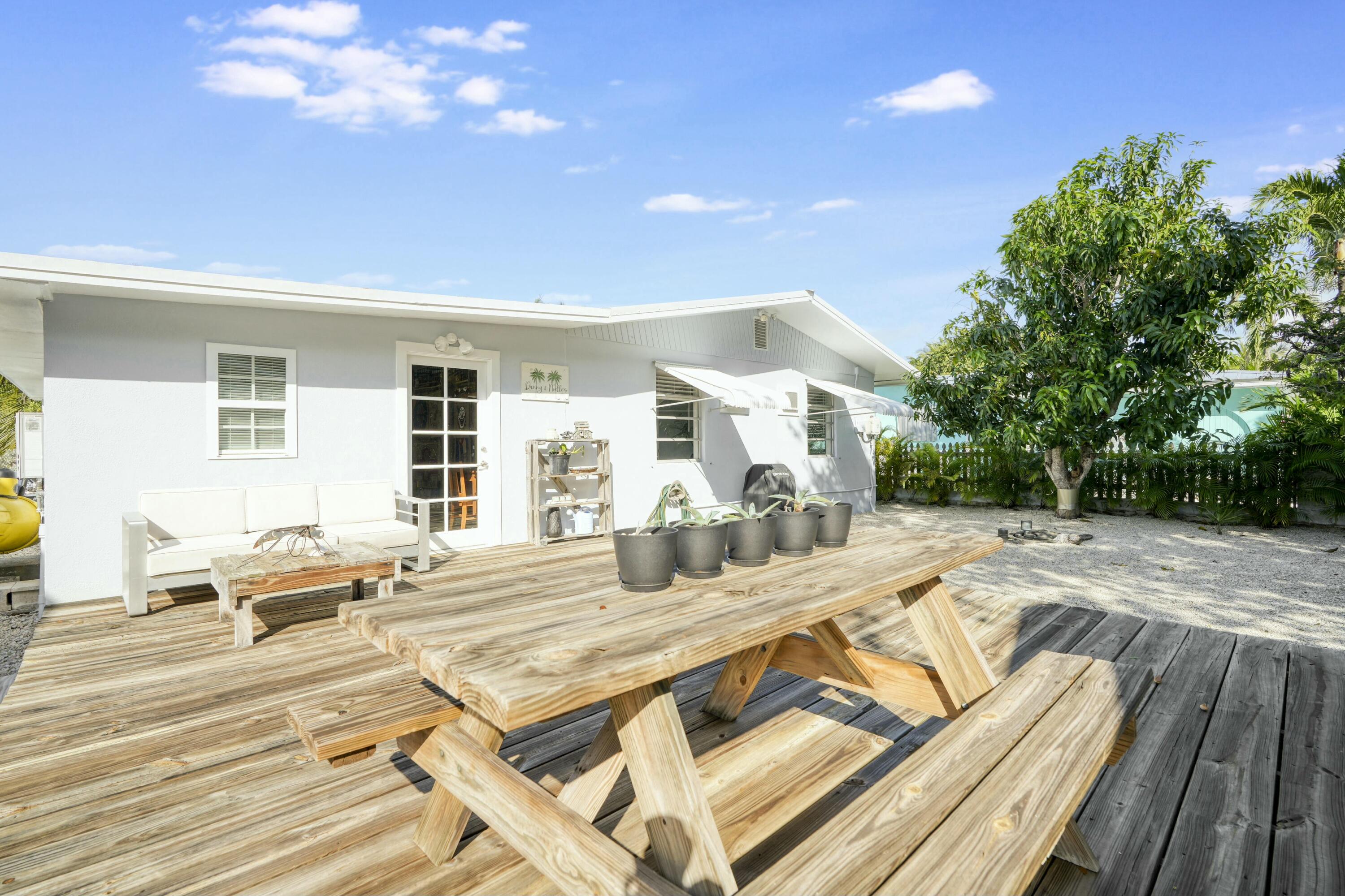 30342 Hibiscus Lane