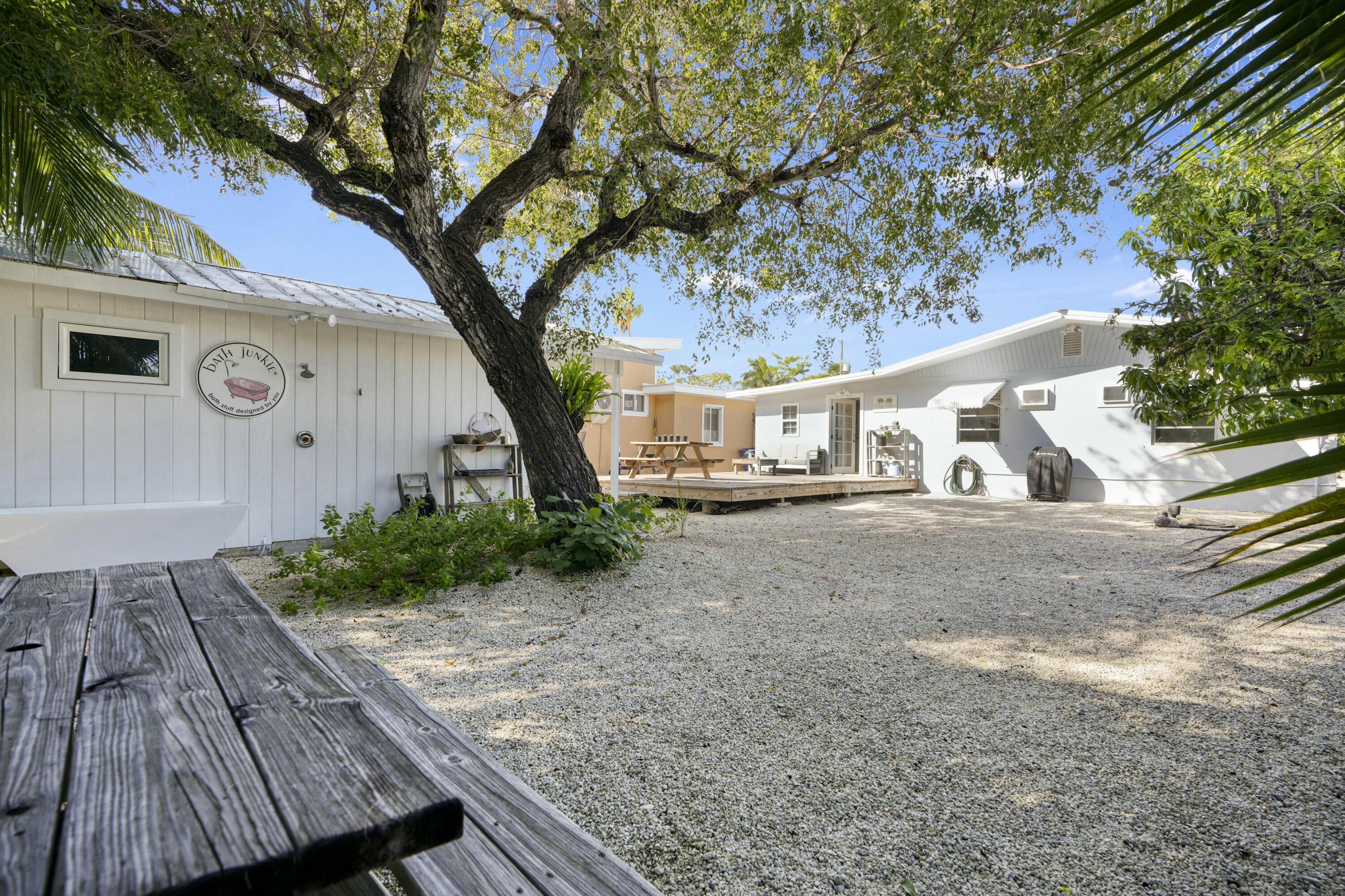 30342 Hibiscus Lane