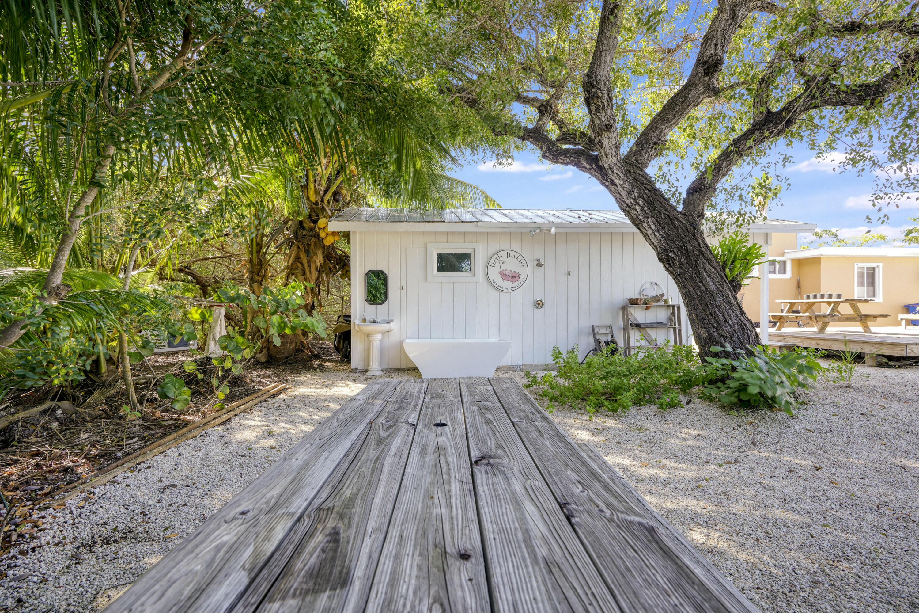 30342 Hibiscus Lane