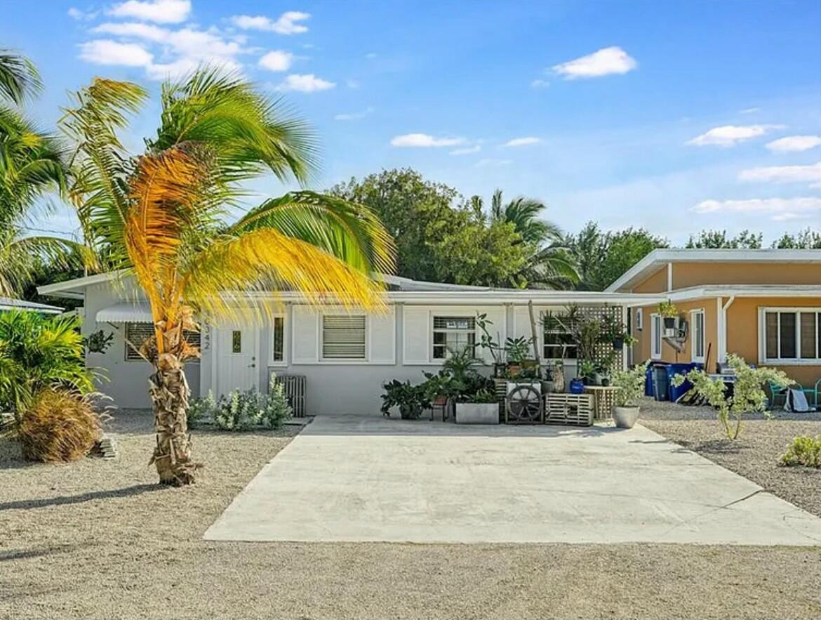 30342 Hibiscus Lane
