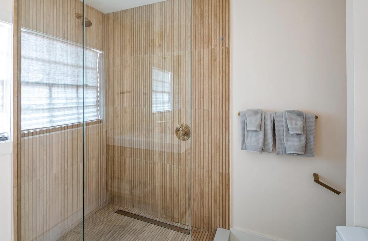 311 Amelia Street Unit: 1