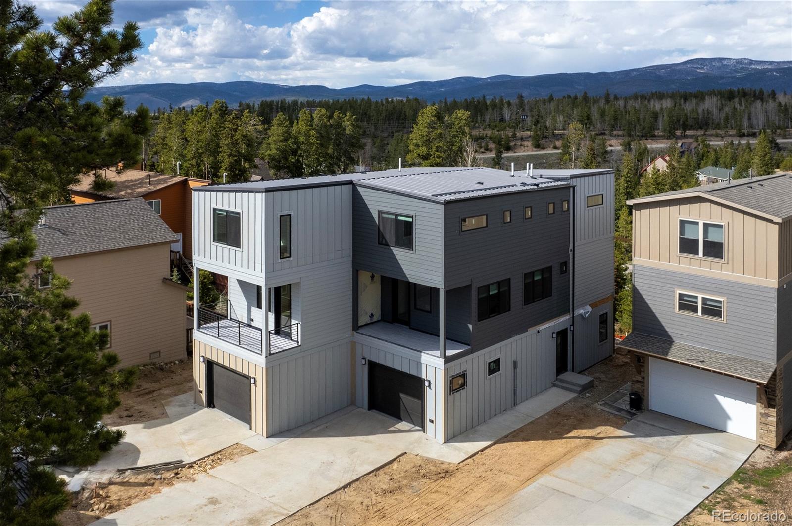 853 Ferret Lane