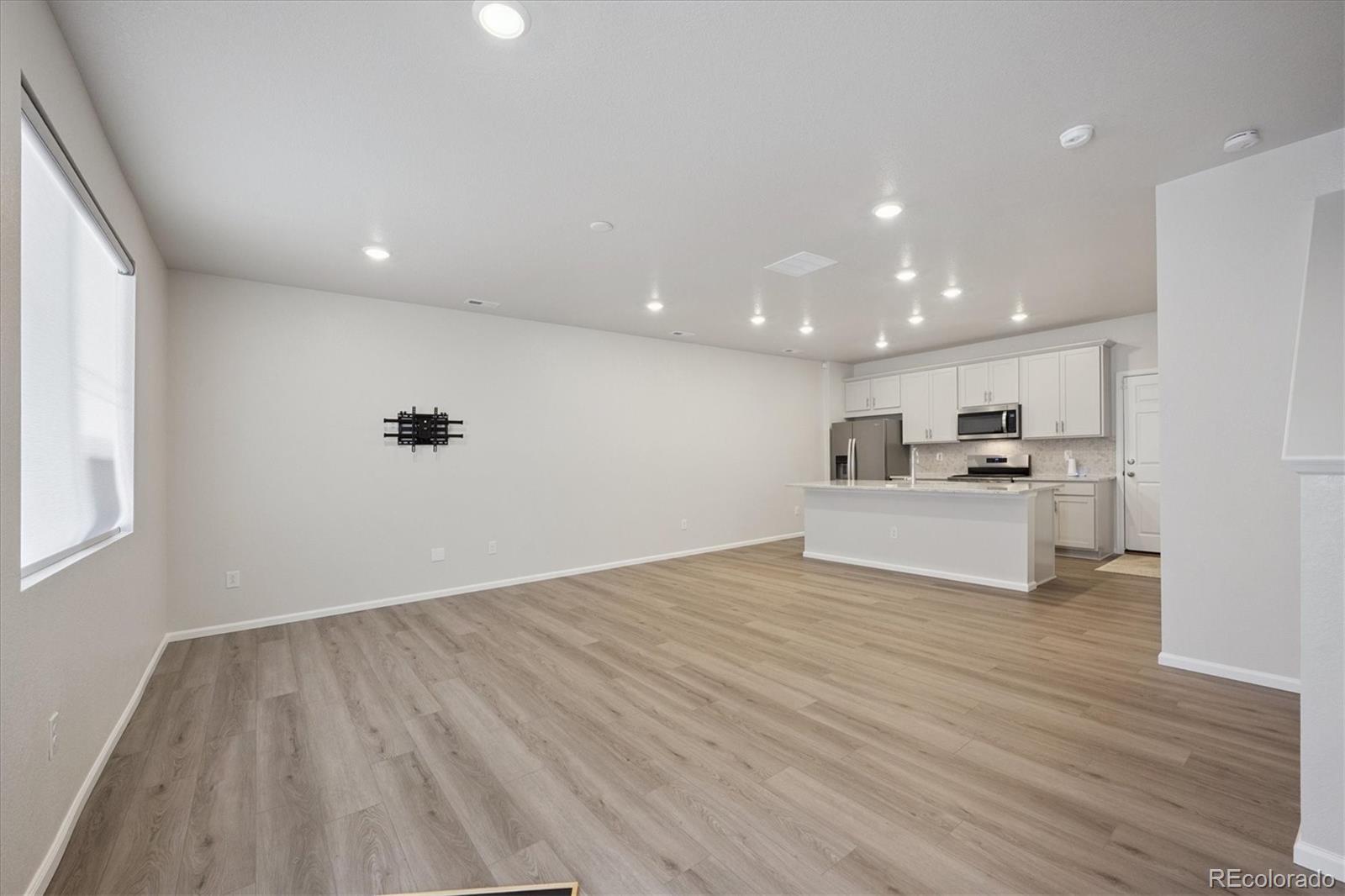 13927 Vispo Way