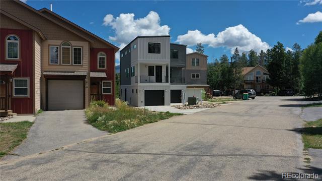 851 Ferret Lane