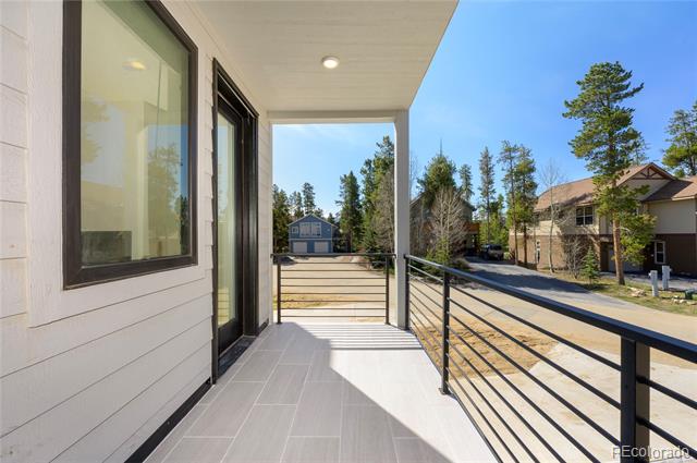 851 Ferret Lane
