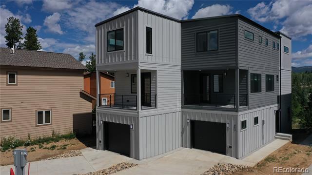 851 Ferret Lane